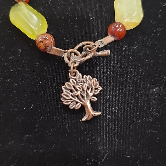 Jade and Carnelian Beaded Bracelet - Picture 2 of 6